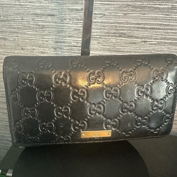 Gucci GG Black Embossed Logo wallet - Picture 1 of 5